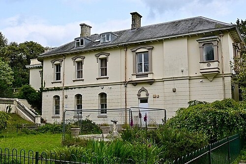 Pounds House 