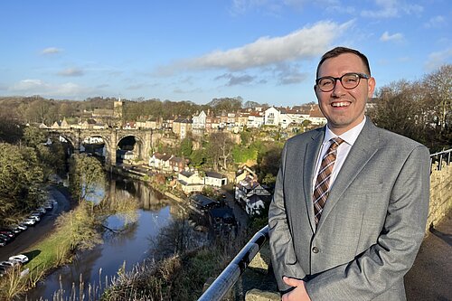 Tom Gordon overlooking Knaresborough Viaduct