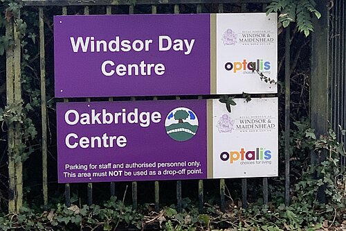 windsor day centre and oakbridge centre signs