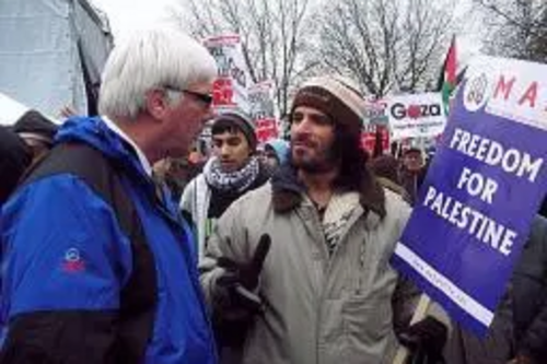 Paul Rowen MP - Making His Voice Heard Against the Disportionate Attack by Israeli Forces on Gaza!